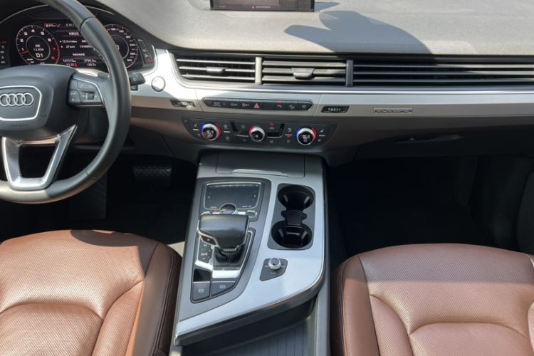Used Audi Q7 2019 55 TFSI Technology Edition Interior 1