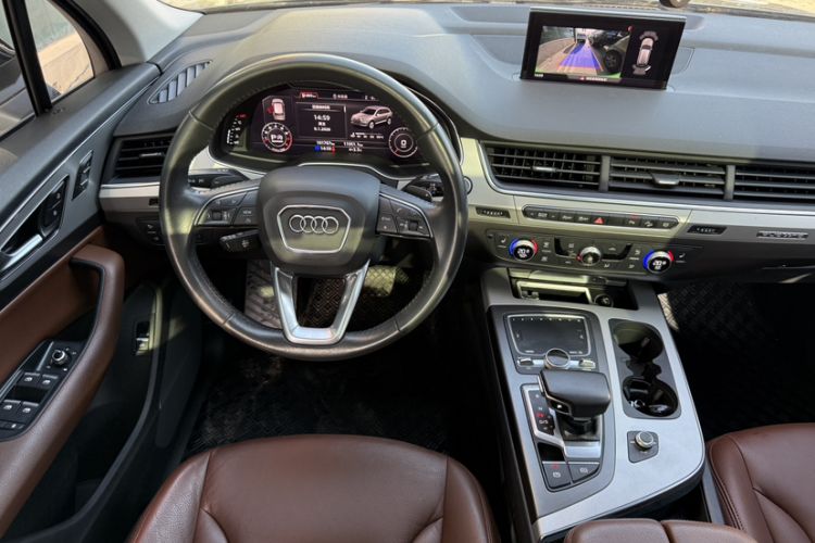 Used Audi Q7 2019 55 TFSI Technology Edition Interior 10