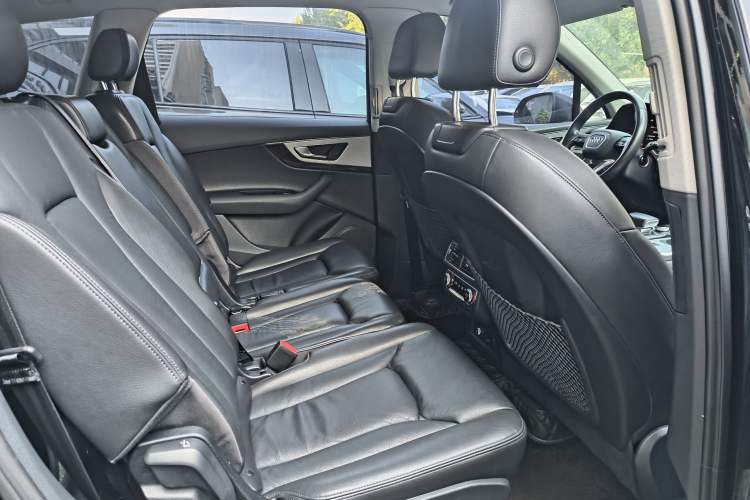 Used Audi Q7 2019 55 TFSI S line Sport Edition Interior 10