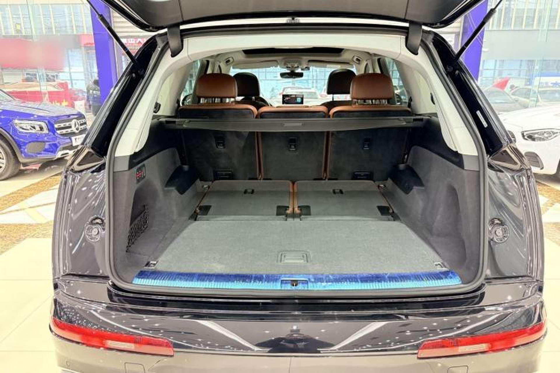 Used Audi Q7 2019 55 TFSI Technology Edition Interior 12