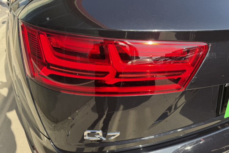 Used Audi Q7 2019 55 TFSI Technology Edition Interior 12