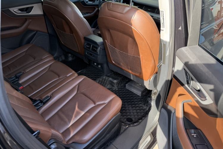 Used Audi Q7 2019 55 TFSI Technology Edition Interior 14