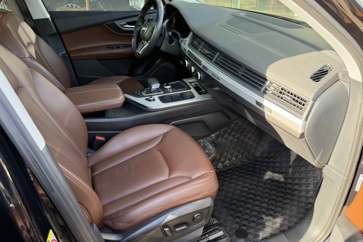 Used Audi Q7 2019 55 TFSI Technology Edition Interior 15