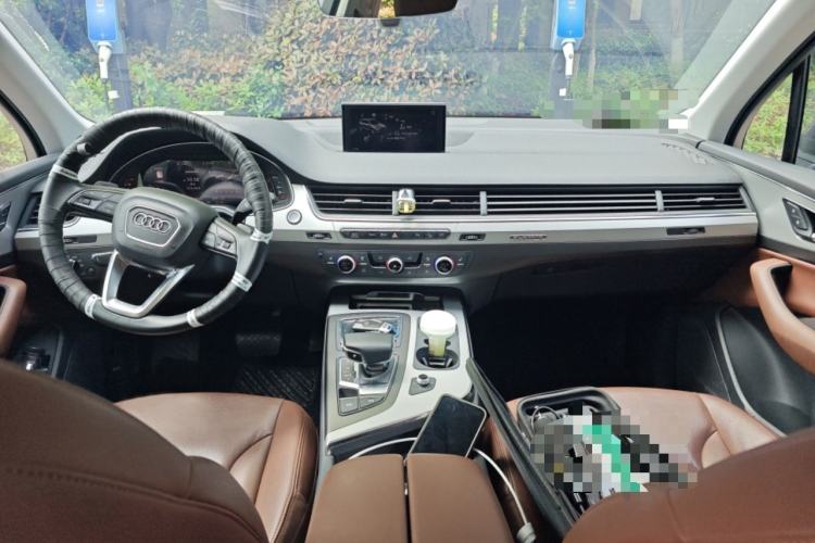 Used Audi Q7 2019 55 TFSI Technology Edition Interior 2