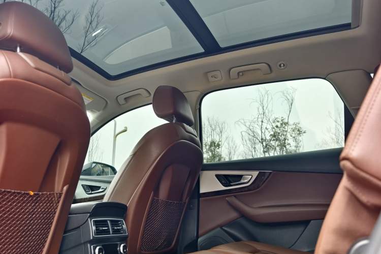 Used Audi Q7 2019 55 TFSI S line Sport Edition Interior 2