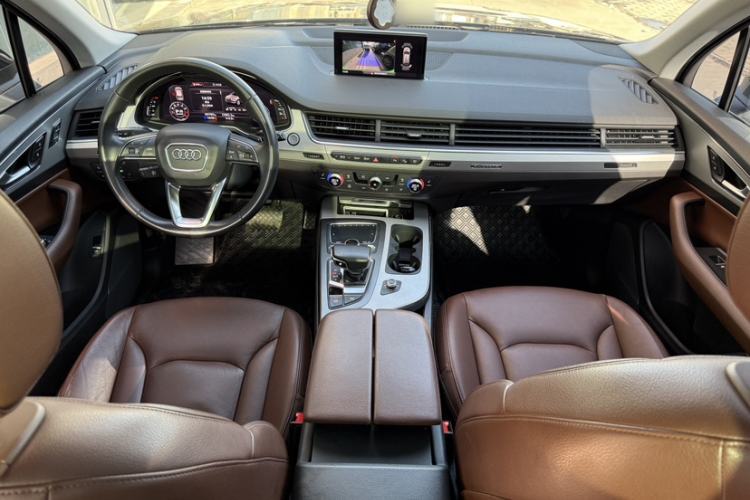 Used Audi Q7 2019 55 TFSI Technology Edition Interior 2