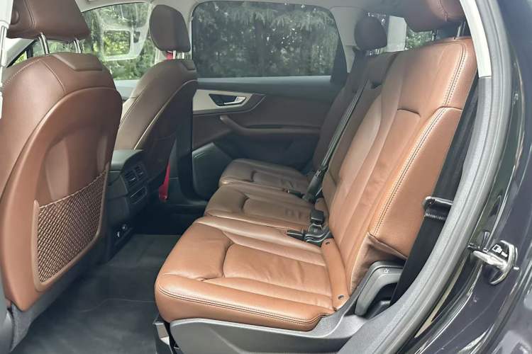 Used Audi Q7 2019 45 TFSI Comfort Model Interior 3