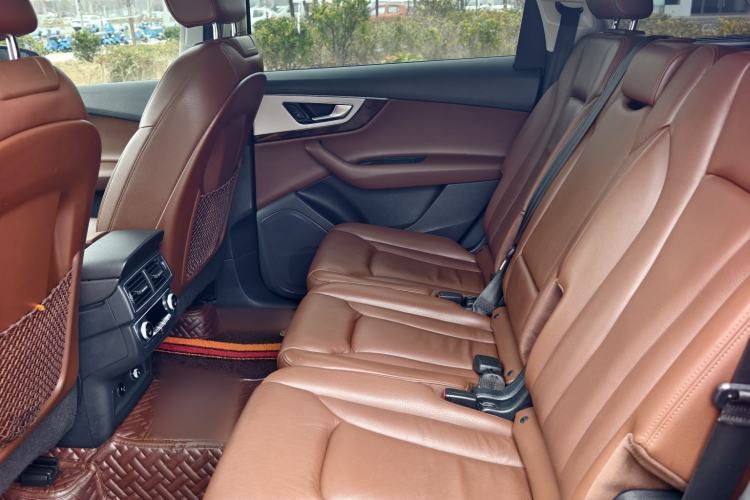Used Audi Q7 2019 55 TFSI S line Sport Edition Interior 3