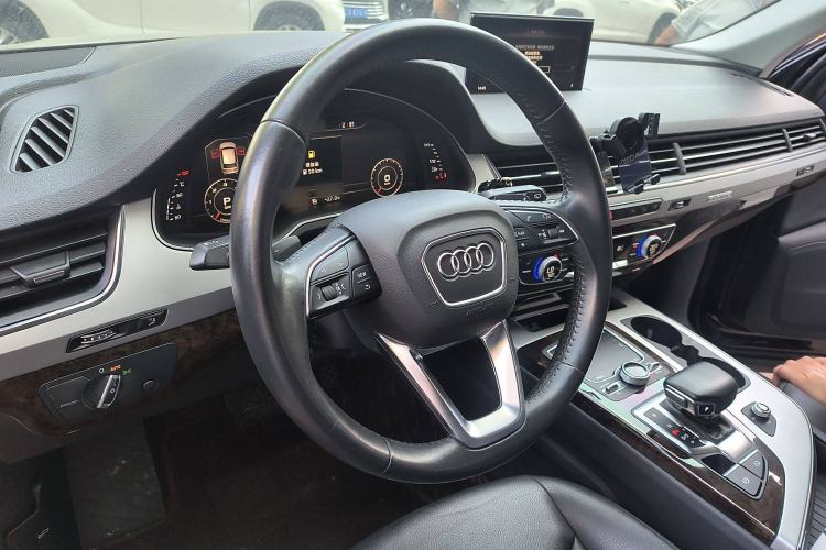 Used Audi Q7 2019 55 TFSI S line Sport Edition Interior 3