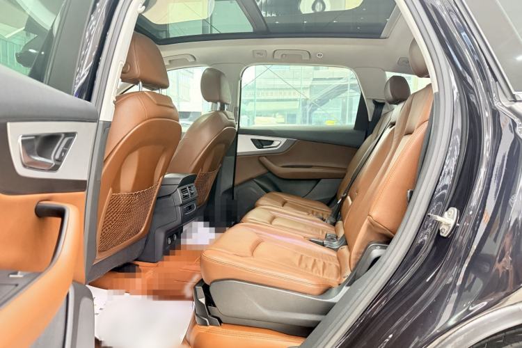 Used Audi Q7 2019 55 TFSI Technology Edition Interior 5