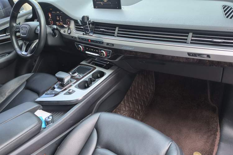 Used Audi Q7 2019 55 TFSI S line Sport Edition Interior 7