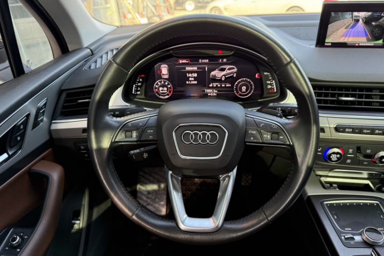 Used Audi Q7 2019 55 TFSI Technology Edition Interior 9
