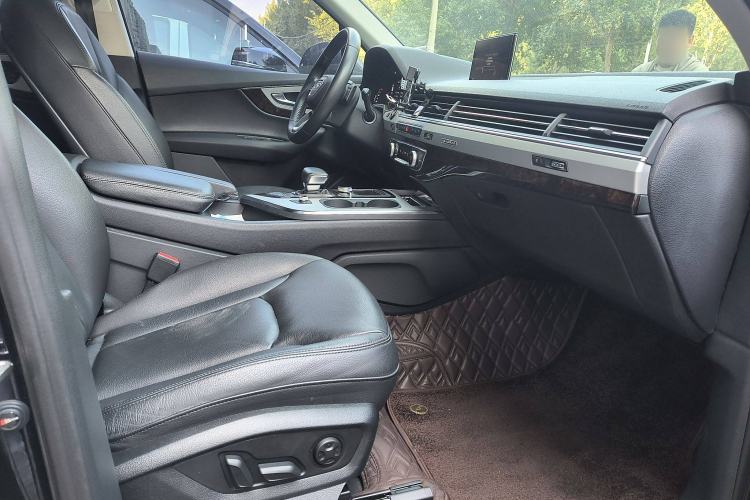 Used Audi Q7 2019 55 TFSI S line Sport Edition Interior 9