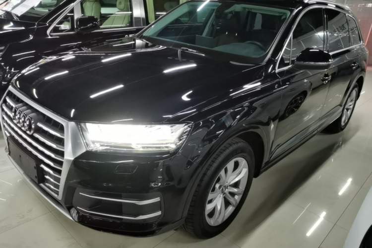 Used Audi Q7 2019 45 TFSI Comfort Model Guazi used car, China used car export, Used car for sale, Used cars, Cheapest cars for sale