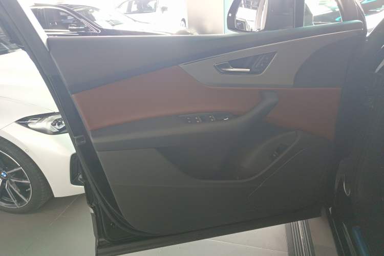Used Audi Q7 2019 45 TFSI Comfort Model Left Front Door Interior