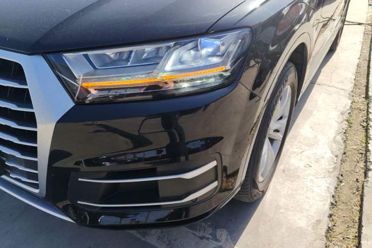 Used Audi Q7 2019 45 TFSI Comfort Model Left Front Headlight