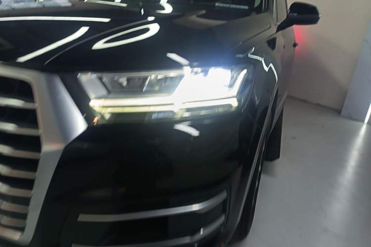 Used Audi Q7 2019 55 TFSI Technology Edition Left Front Headlight