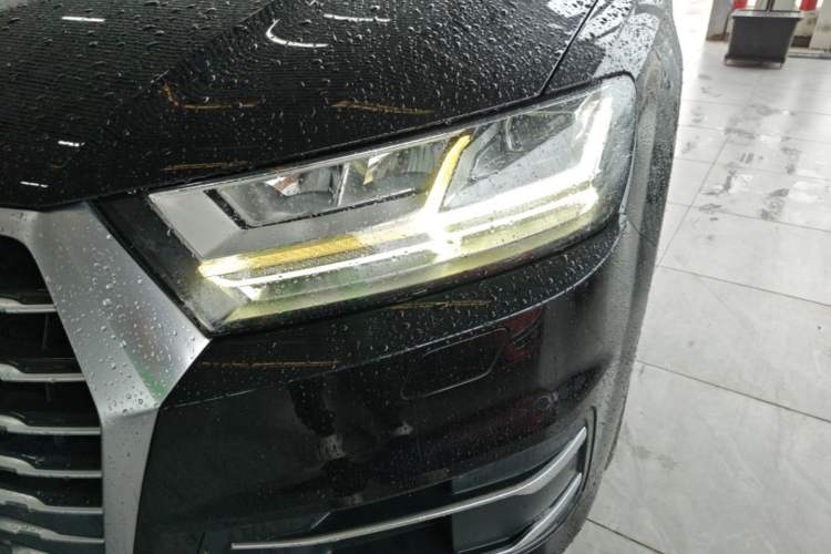 Used Audi Q7 2019 45 TFSI Comfort Model Left Front Headlight