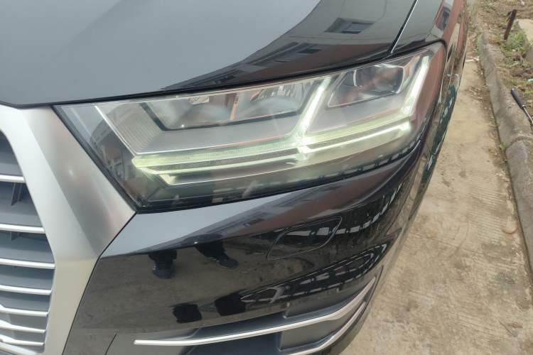 Used Audi Q7 2019 45 TFSI Comfort Model Left Front Headlight