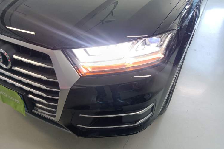 Used Audi Q7 2019 45 TFSI Comfort Model Left Front Headlight