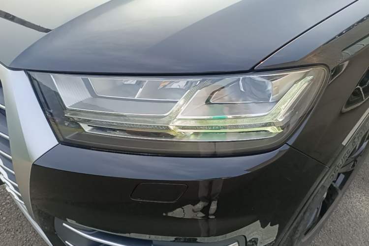 Used Audi Q7 2019 45 TFSI Comfort Model Left Front Headlight