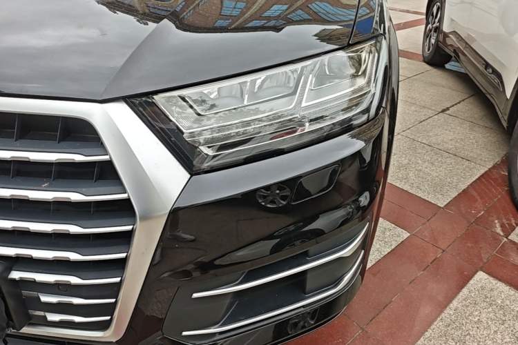 Used Audi Q7 2019 45 TFSI Comfort Model Left Front Headlight
