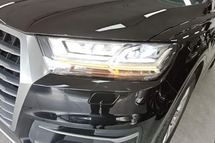Used Audi Q7 2019 45 TFSI Comfort Model Left Front Headlight