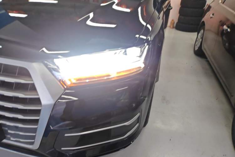 Used Audi Q7 2019 45 TFSI Comfort Model Left Front Headlight