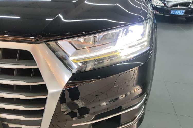 Used Audi Q7 2019 55 TFSI Technology Edition Left Front Headlight