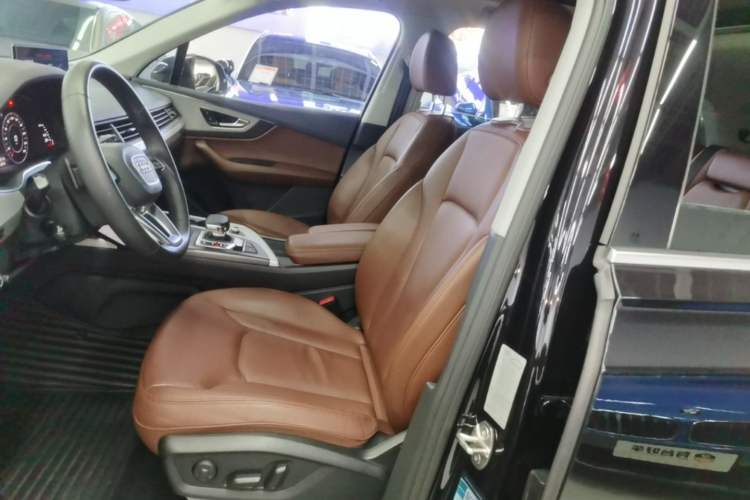 Used Audi Q7 2019 55 TFSI Technology Edition Left Front Seat
