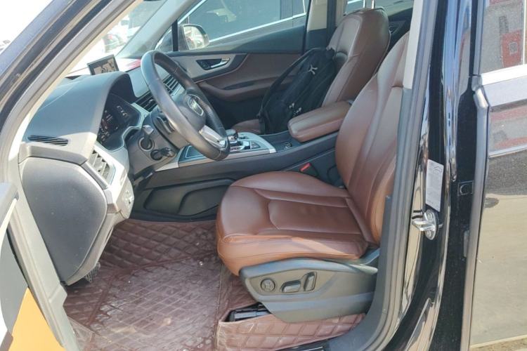 Used Audi Q7 2019 45 TFSI Comfort Model Left Front Seat