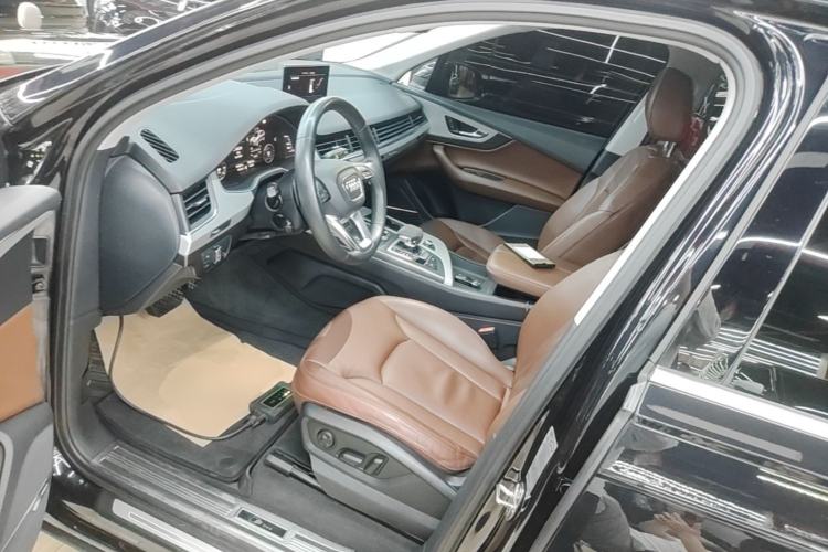 Used Audi Q7 2019 55 TFSI Technology Edition Left Front Seat