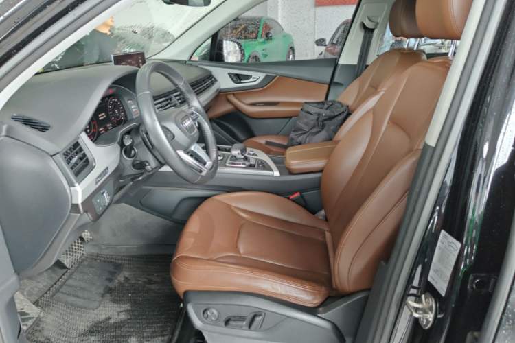 Used Audi Q7 2019 45 TFSI Comfort Model Left Front Seat