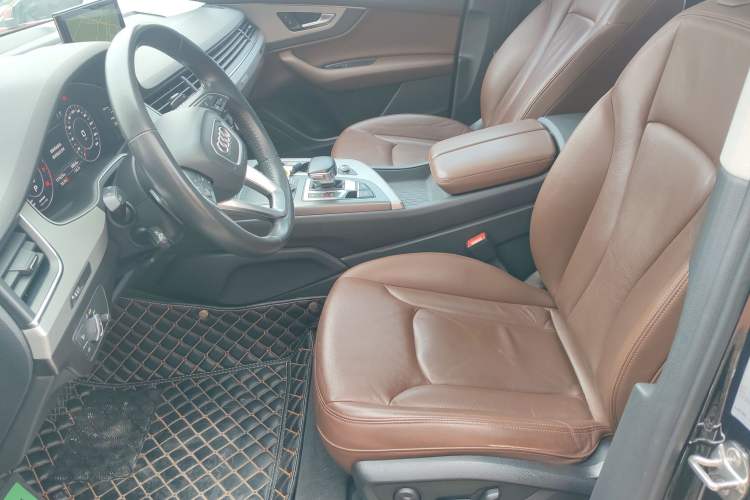 Used Audi Q7 2019 45 TFSI Comfort Model Left Front Seat