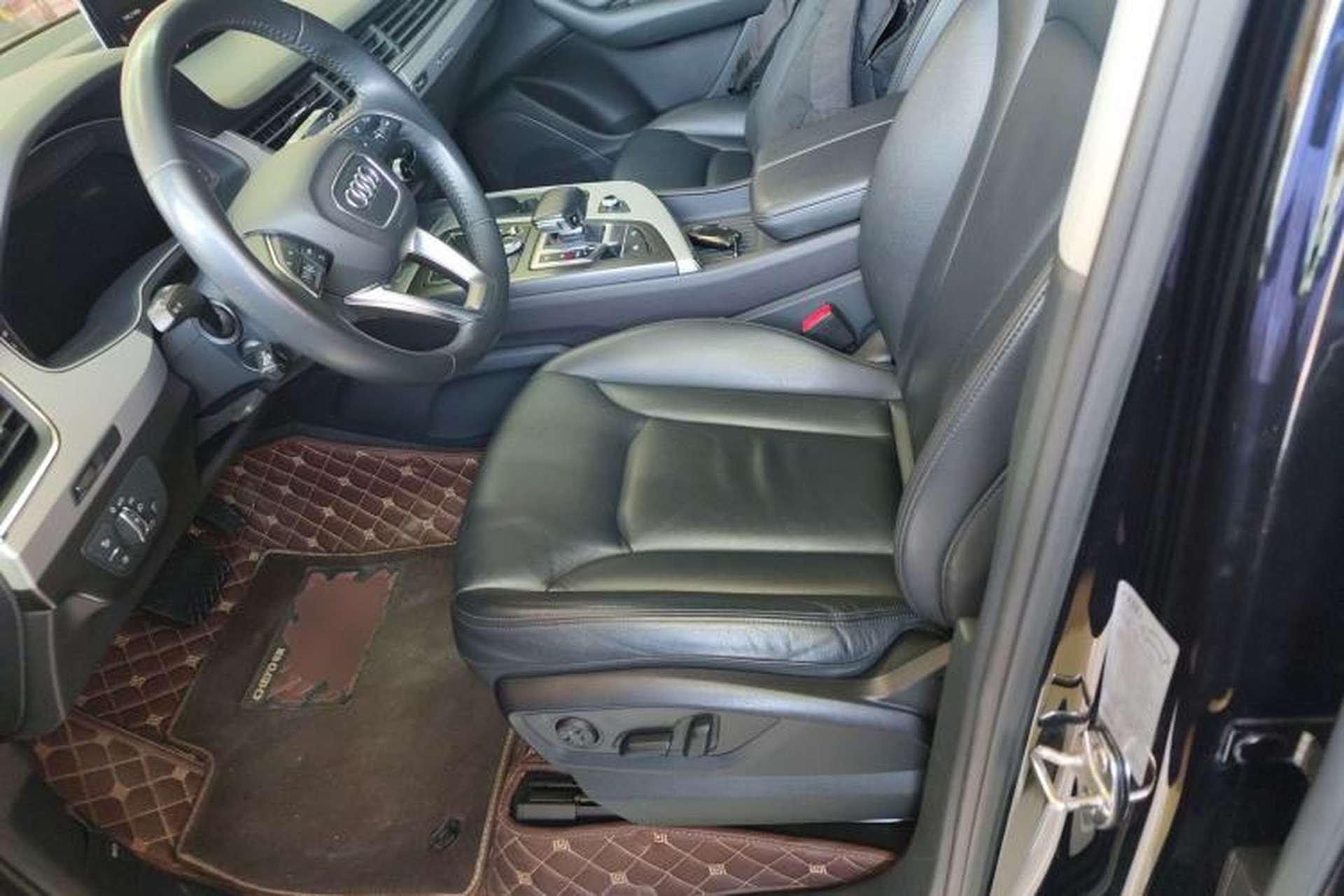 Used Audi Q7 2019 45 TFSI Comfort Model Left Front Seat