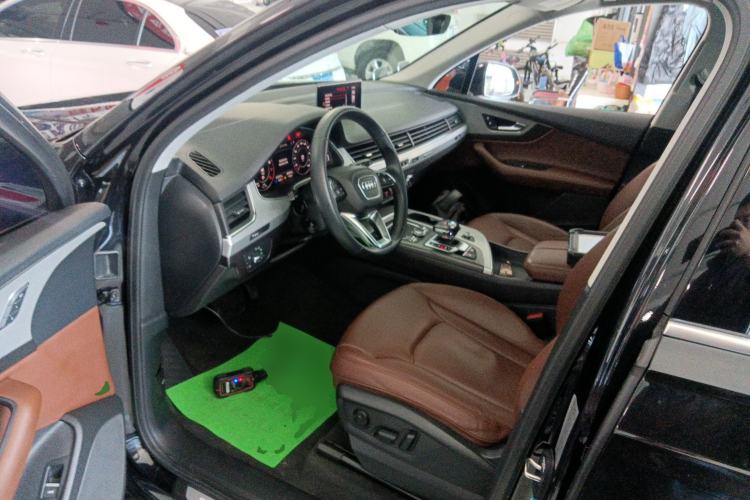 Used Audi Q7 2019 45 TFSI Comfort Model Left Front Seat