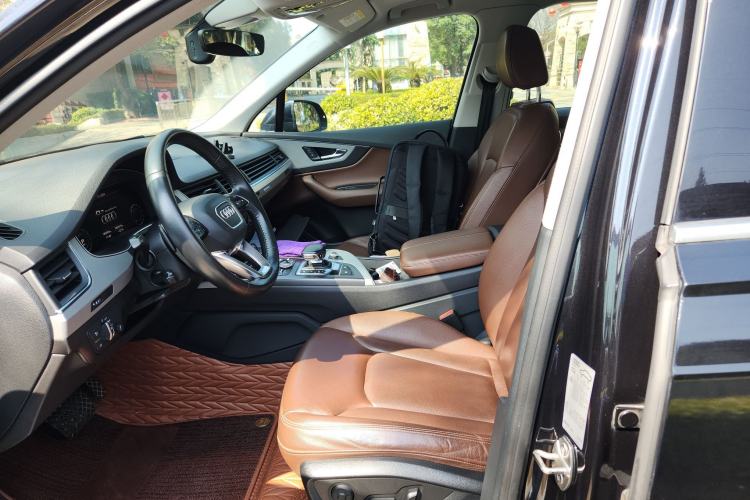 Used Audi Q7 2019 55 TFSI Technology Edition Left Front Seat