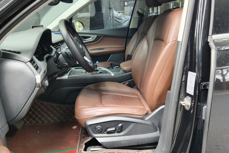 Used Audi Q7 2019 55 TFSI Technology Edition Left Front Seat