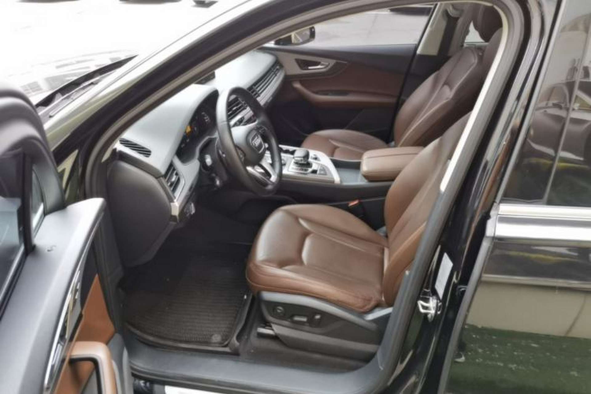 Used Audi Q7 2019 45 TFSI Comfort Model Left Front Seat