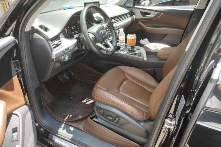 Used Audi Q7 2019 55 TFSI Technology Edition Left Front Seat