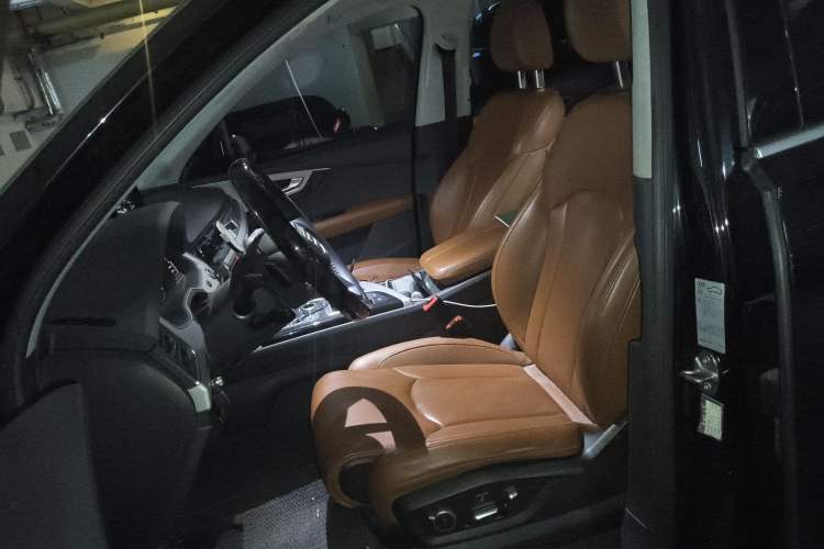 Used Audi Q7 2019 55 TFSI Prestige Edition Left Front Seat