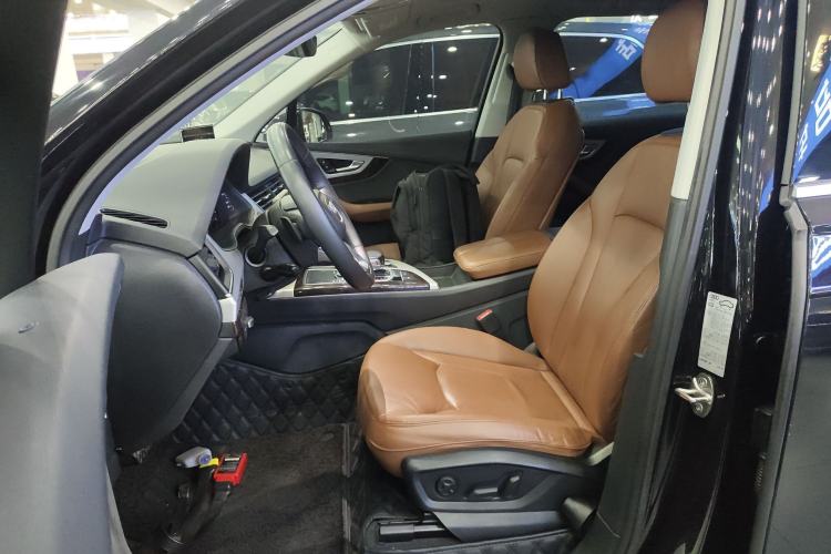 Used Audi Q7 2019 55 TFSI Technology Edition Left Front Seat