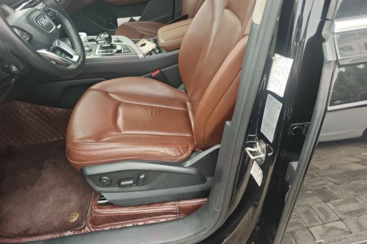 Used Audi Q7 2019 55 TFSI Technology Edition Left Front Seat
