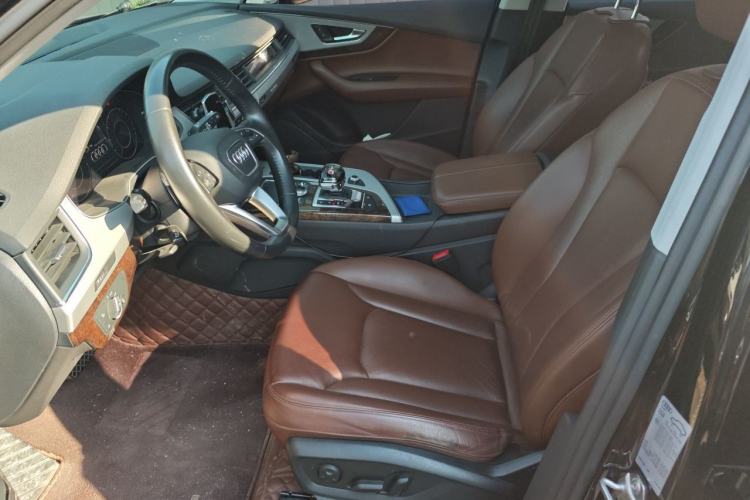 Used Audi Q7 2019 55 TFSI Technology Edition Left Front Seat