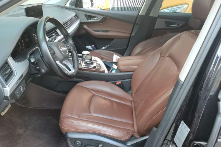 Used Audi Q7 2019 55 TFSI Technology Edition Left Front Seat