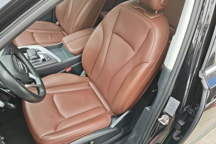 Used Audi Q7 2019 45 TFSI Comfort Model Left Front Seat