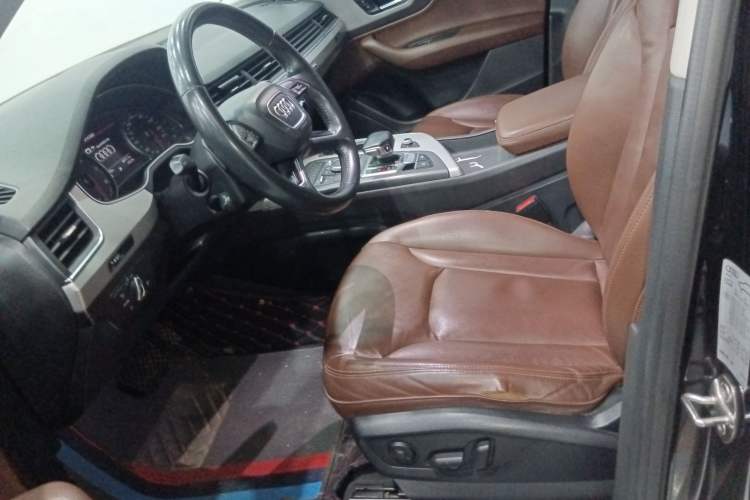 Used Audi Q7 2019 55 TFSI Technology Edition Left Front Seat