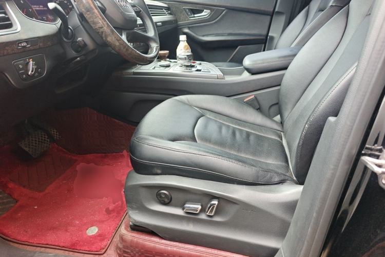 Used Audi Q7 2019 2.0T Standard Model Middle East Left Front Seat