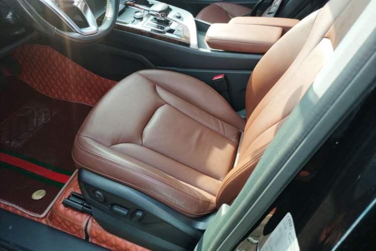Used Audi Q7 2019 55 TFSI Technology Edition Left Front Seat