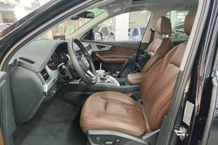 Used Audi Q7 2019 55 TFSI Technology Edition Left Front Seat